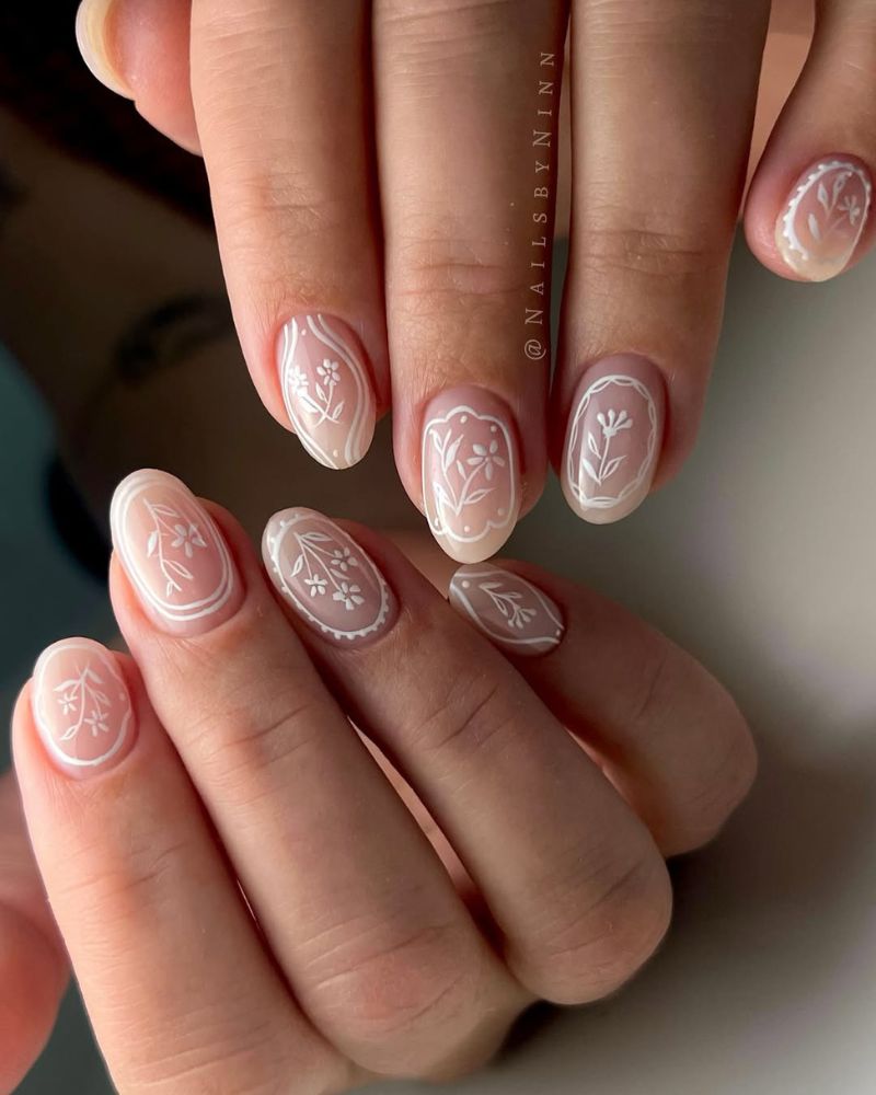 nail art floral blanc