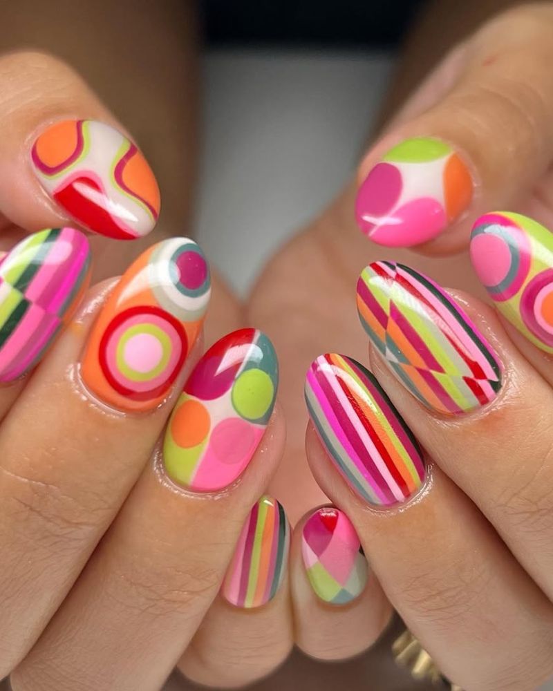 art abstrait coloré avec cercles, lignes verticales et triangles