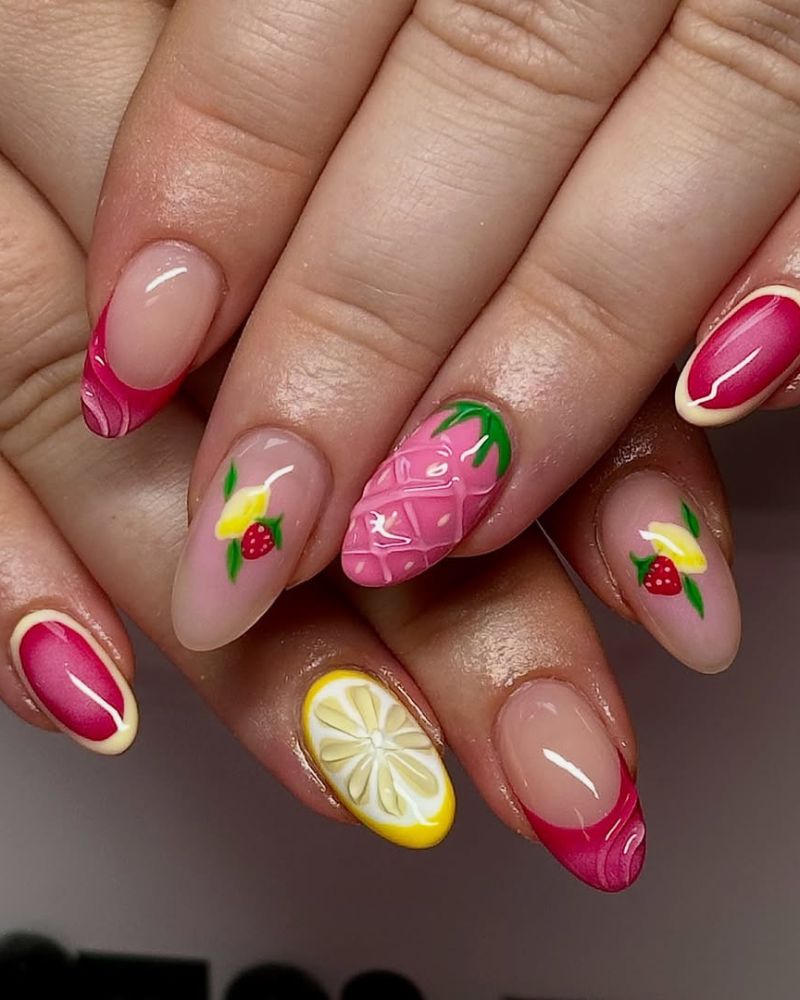 Ongles roses avec nail art fraise et citron en 3D