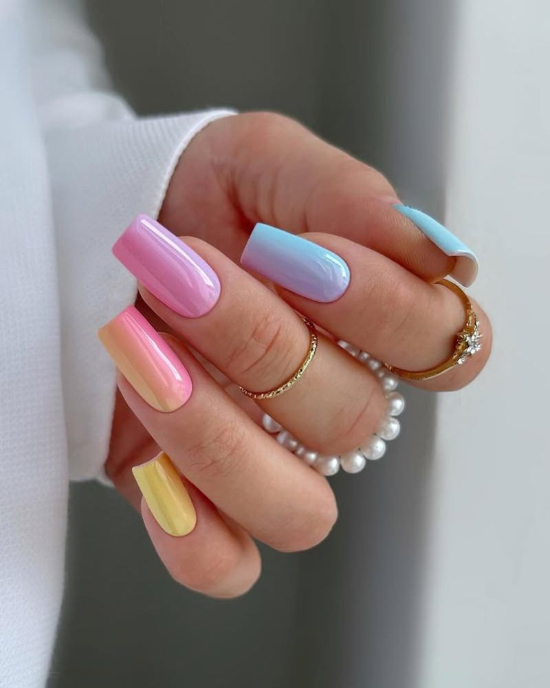 ongles arc-en-ciel, ongles dégradés d’été, ongles colorés