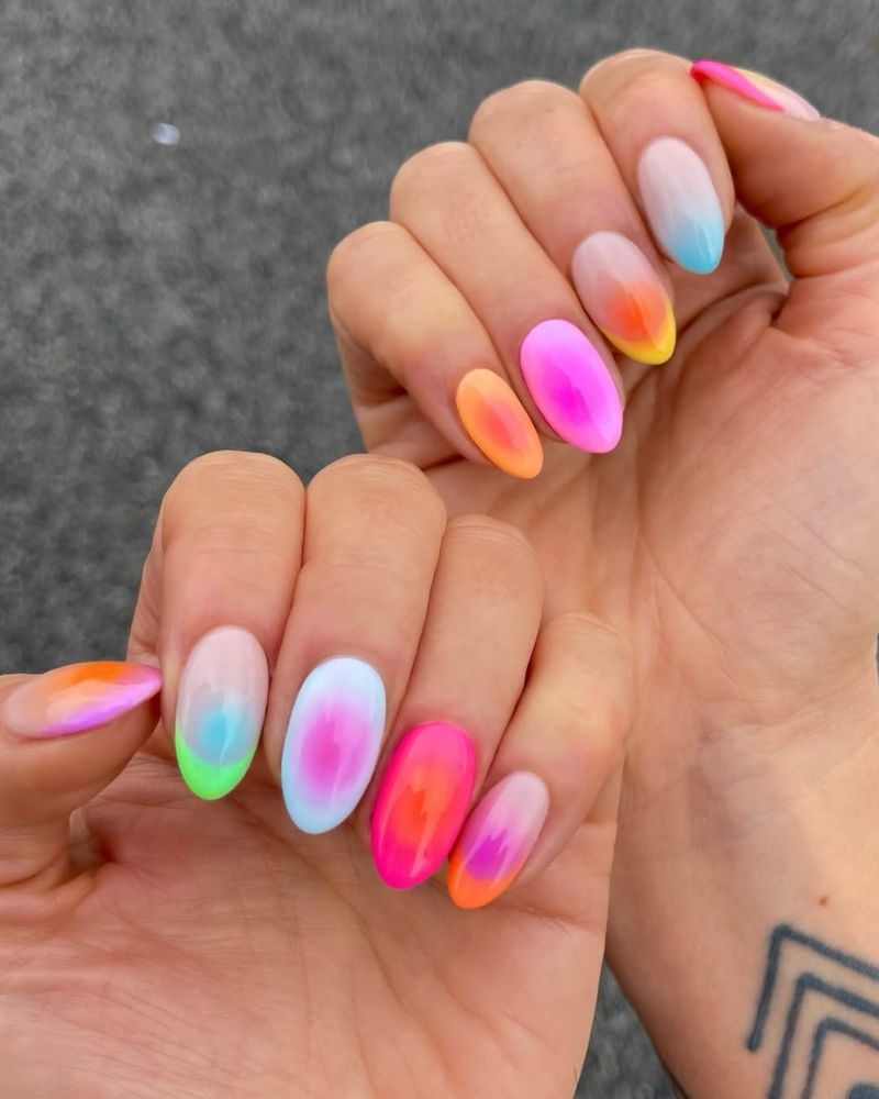 ongles aura, ongles estivaux éclatants