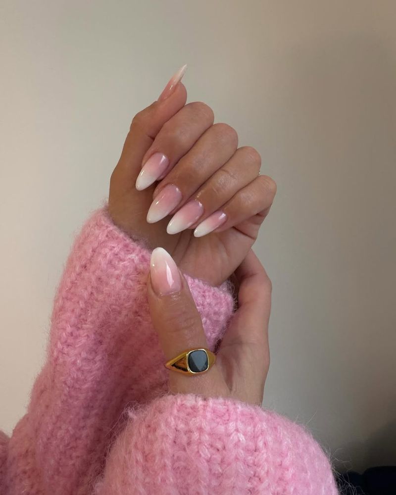ongles french ombré, ongles stiletto, design à pointe blanche