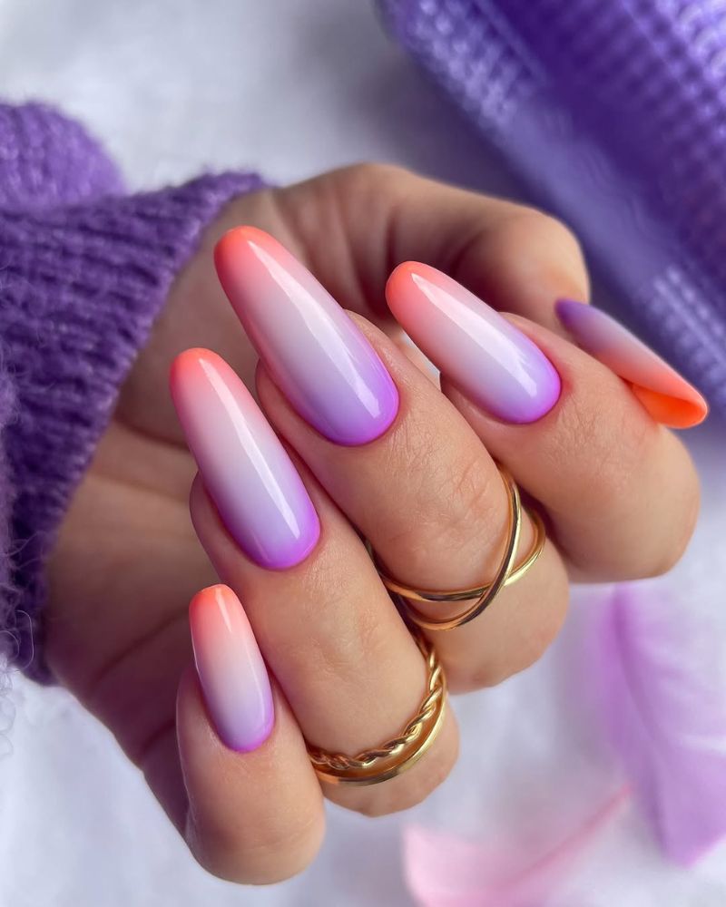 ongles violets et oranges, longs ongles d'été