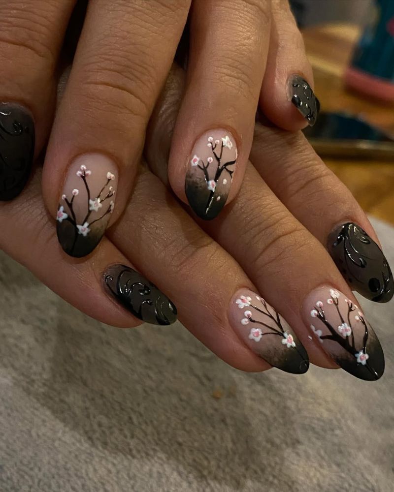 manucure noire, ongles floraux noirs