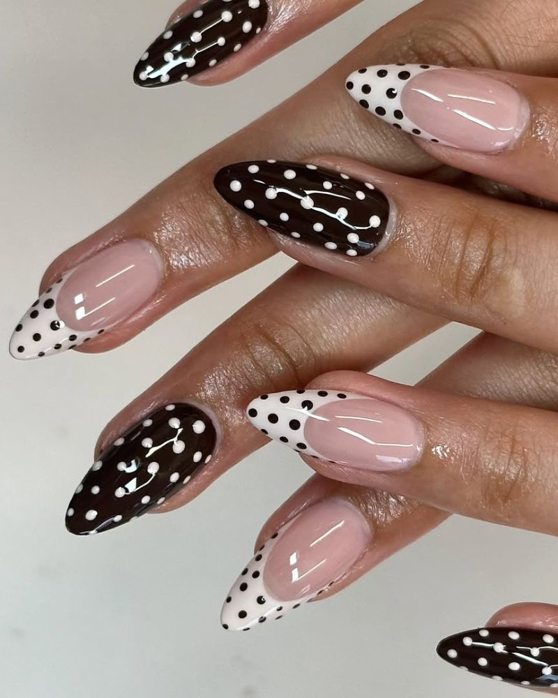 ongles longs amande noirs et blancs avec pois