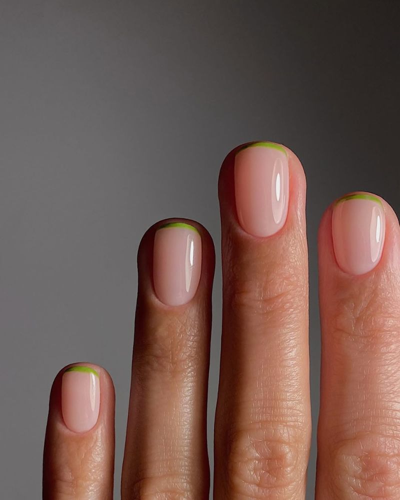 ongles savon avec fines pointes vert lime pour design coquette