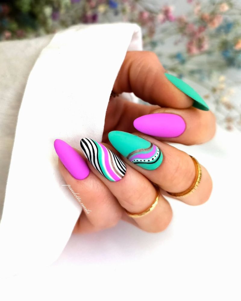 ongles néon rose et turquoise mat