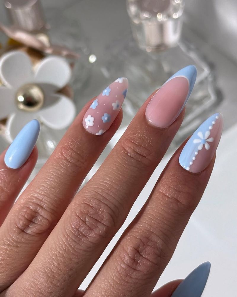 ongles bleu clair, nail art bleu clair