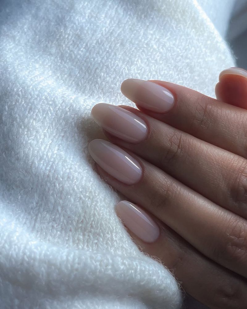 ongles savon simples pour esthétique clean girl