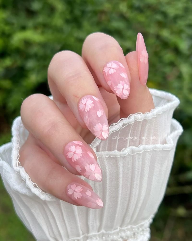 ongles rose clair, nail art fleurs de cerisier