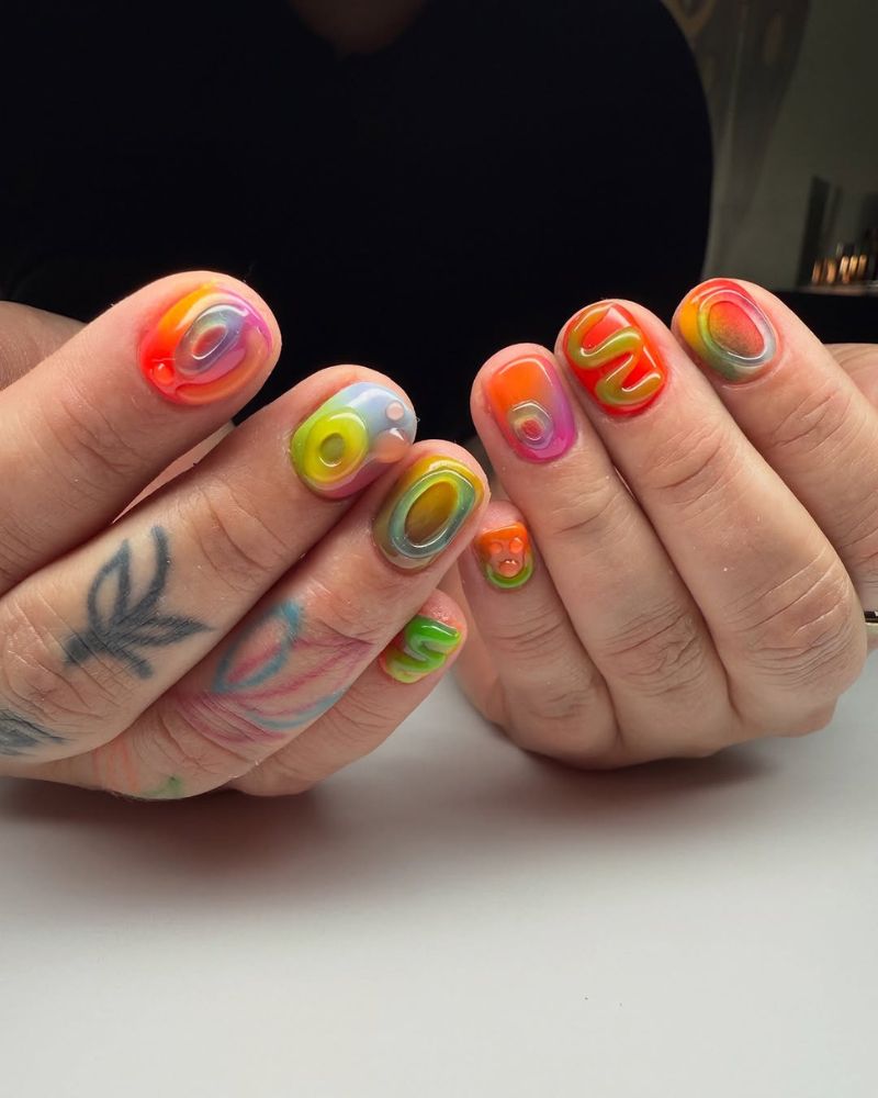 ongles courts d'été, nail art estival coloré, nail art 3D