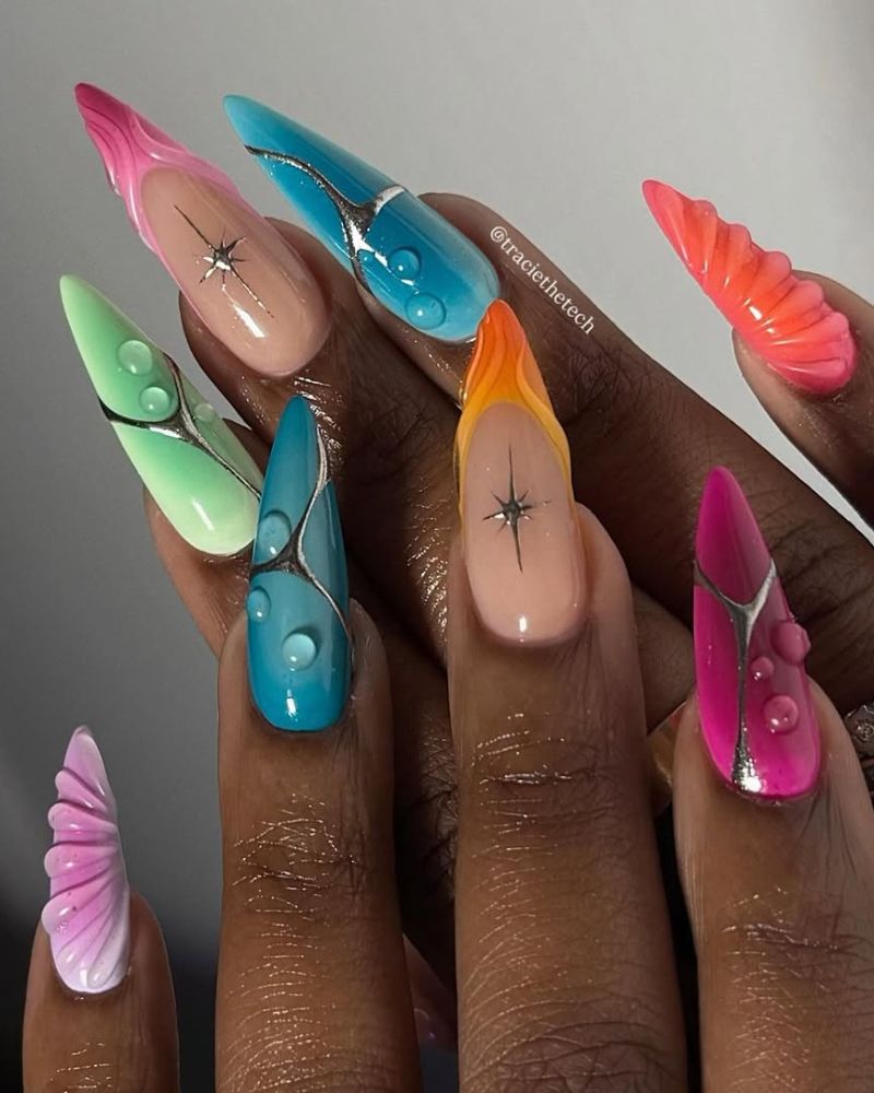 ongles stilettos, ongles longs brillants