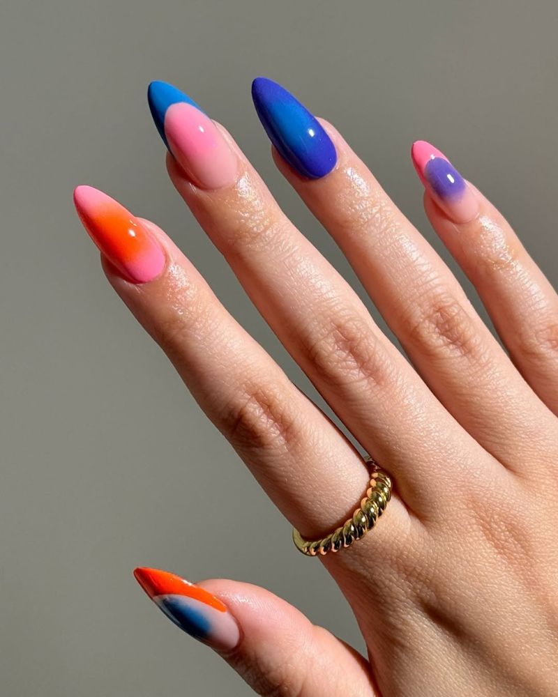 design d’ongles aura coloré, ongles d’été éclatants