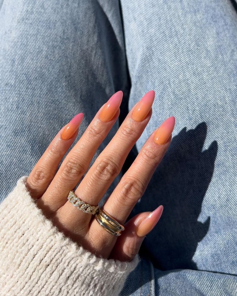 dégradé rose et orange, ongles stiletto, ongles de printemps