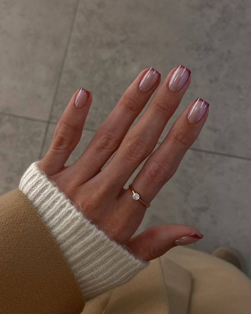 manucure french classique rouge pour Noël