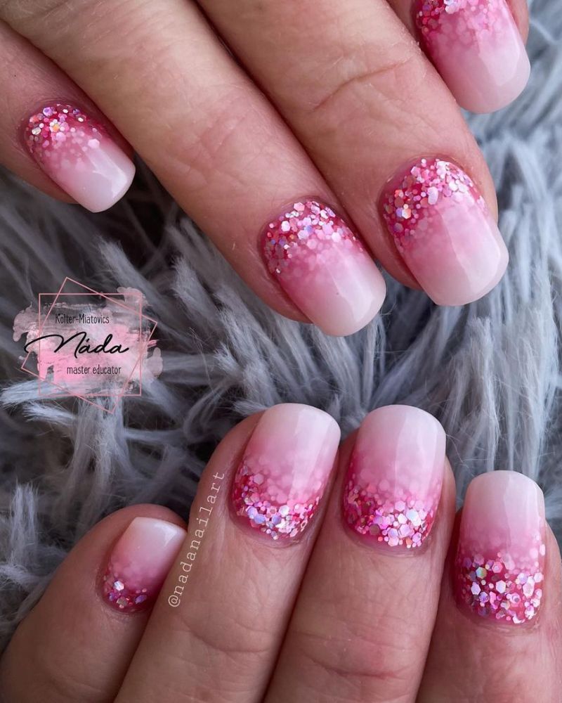 idées ongles roses
ongles pailletés roses
ongles courts roses
