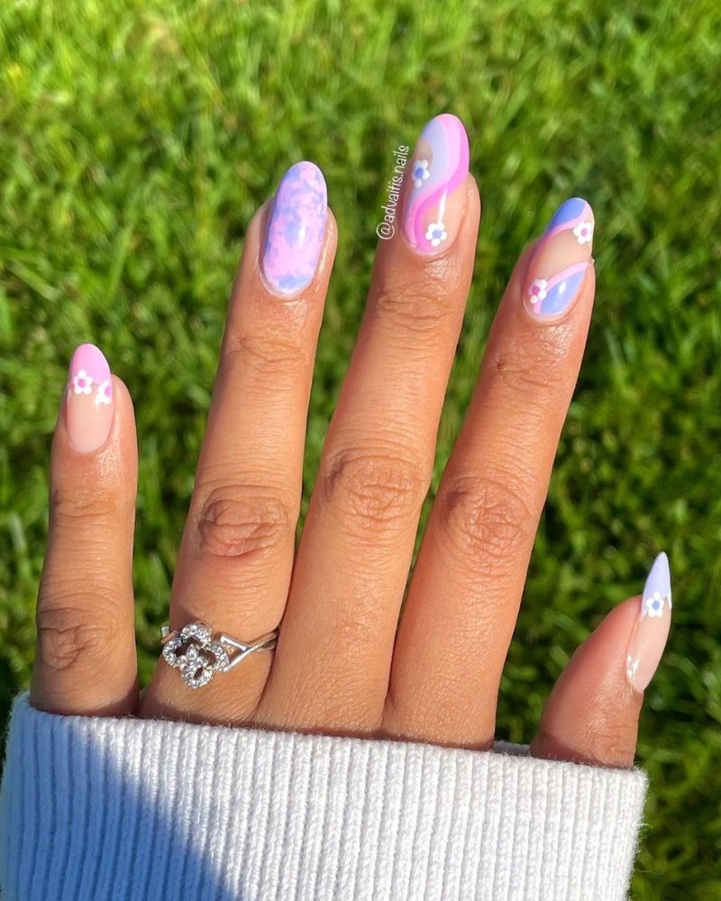 design d'ongles violet clair