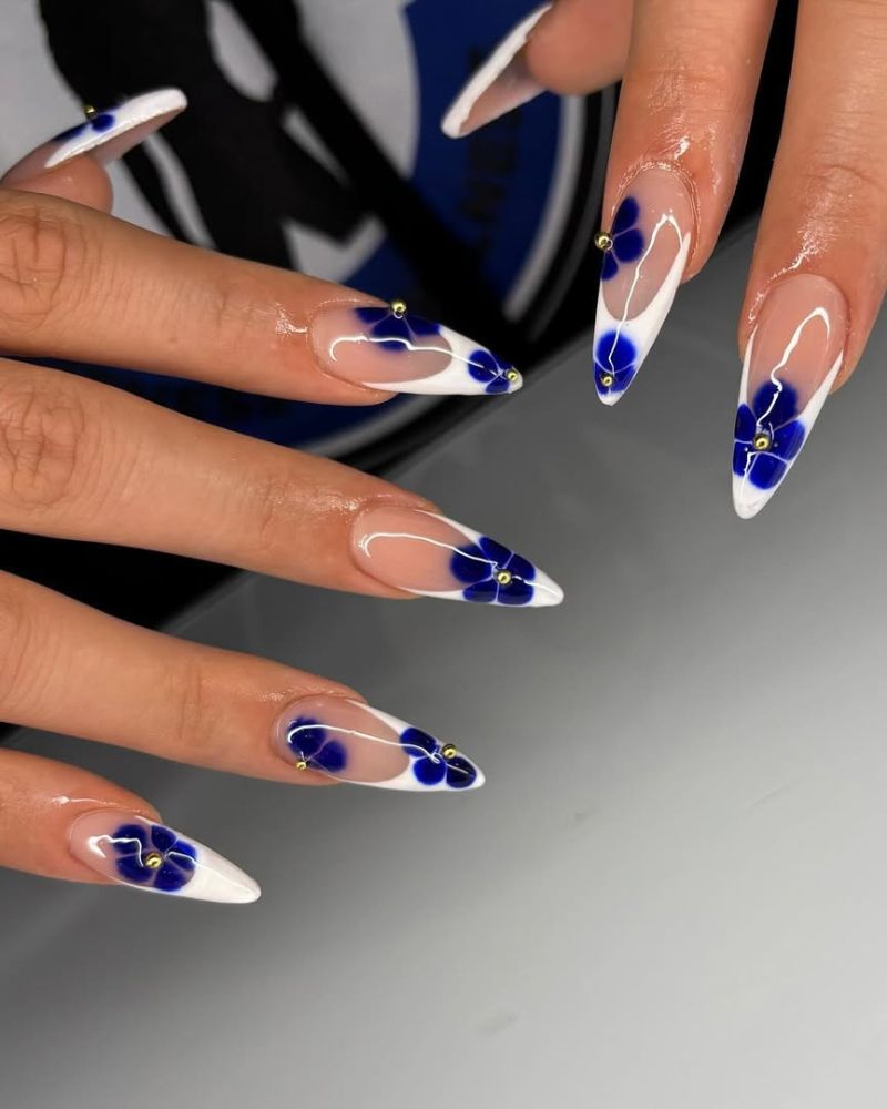 French blanche, nail art bleu