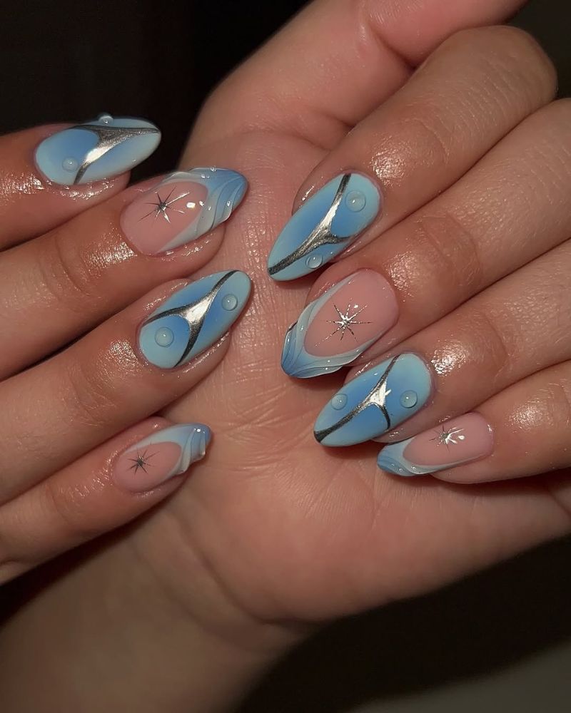 ongles bleu clair, art des ongles bleu et argenté