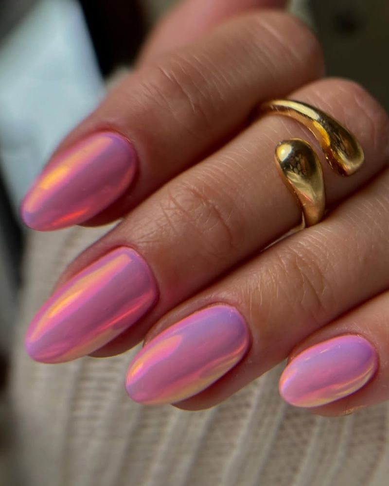 ongles rose chrome, ongles rose clair