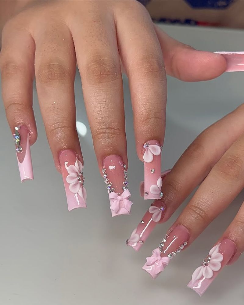 manucure longue rose, designs nail art rose clair