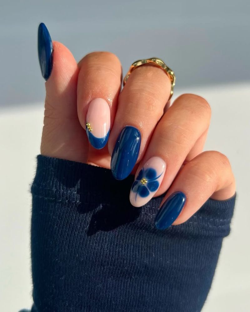 manucure élégante, ongles bleus classe