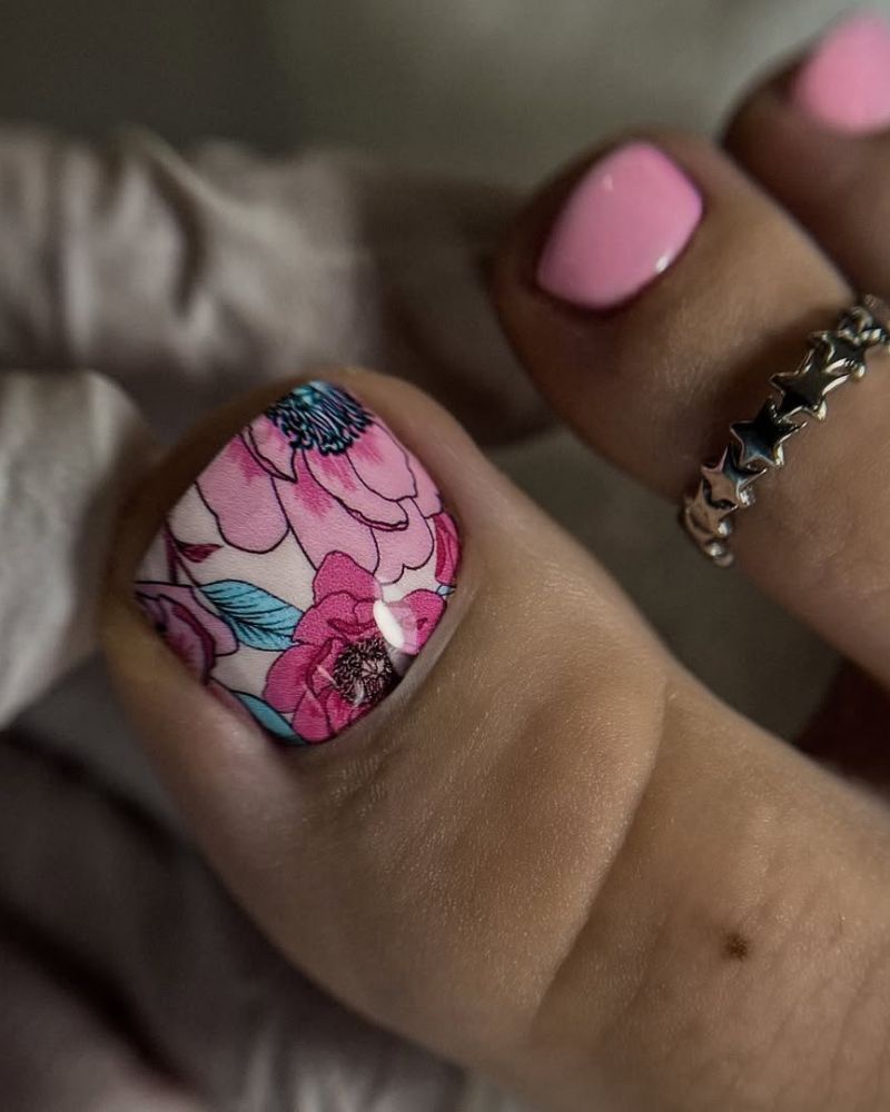 pédicure rose, nail art floral pour orteils