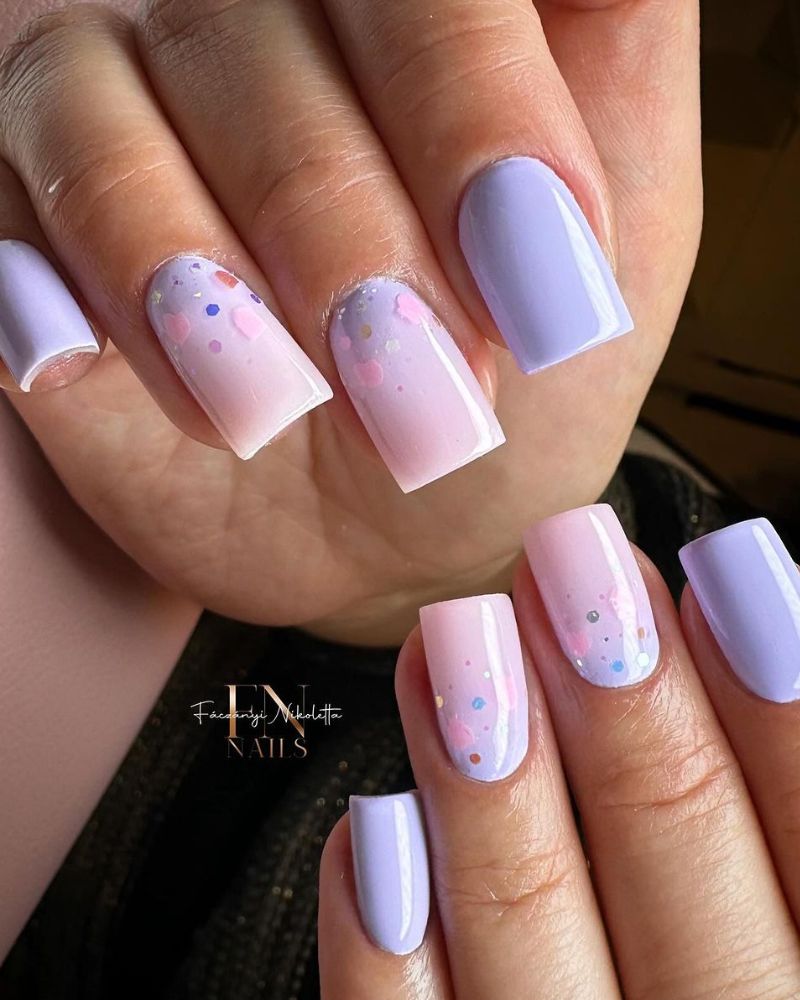 idée d'ongles violet avec ombré rose