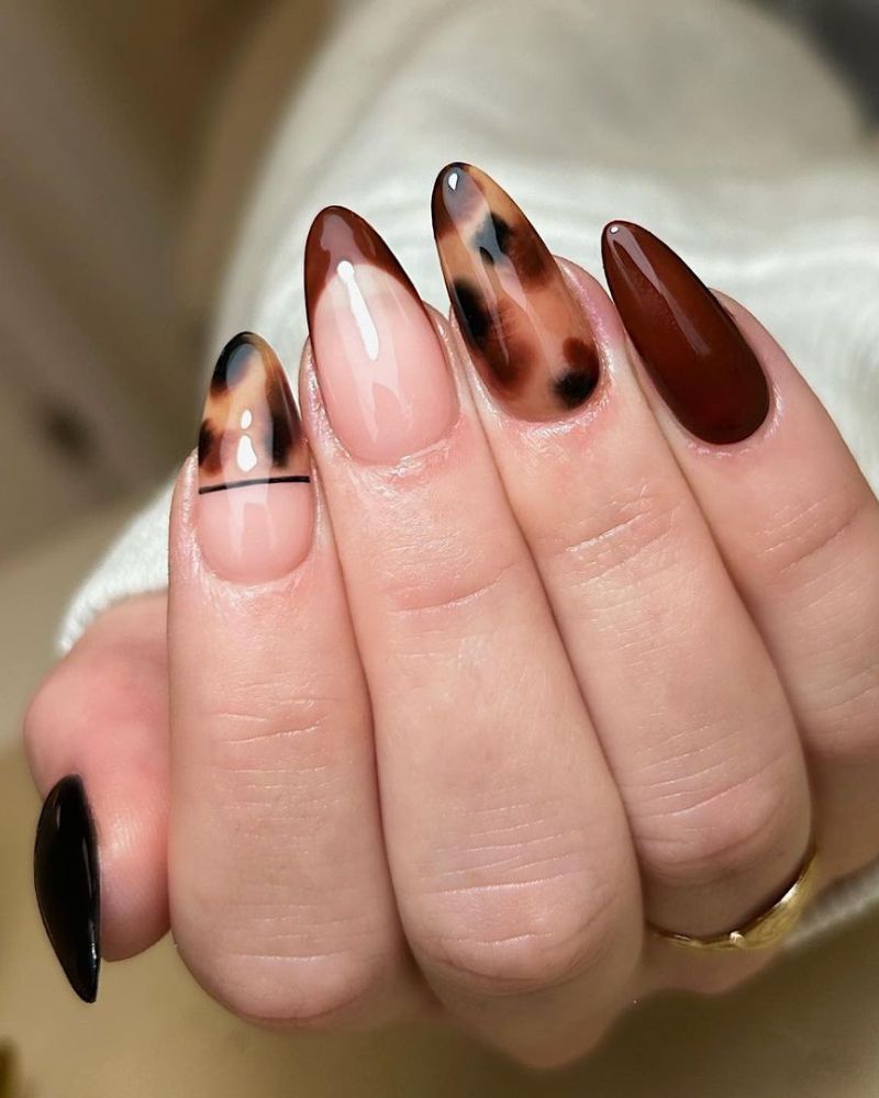 nail art écaille de tortue, ongles marron