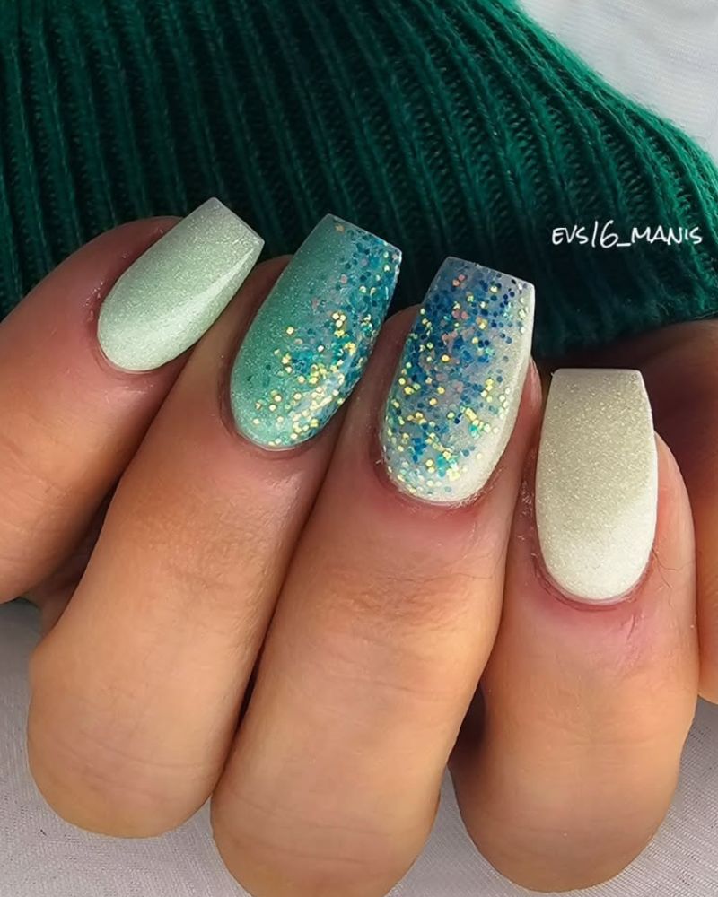 ongles pailletés brillants, ongles coffin courts