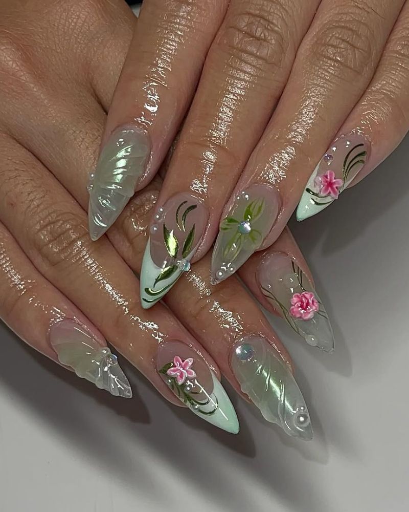 ongles stilettos, bouts verts