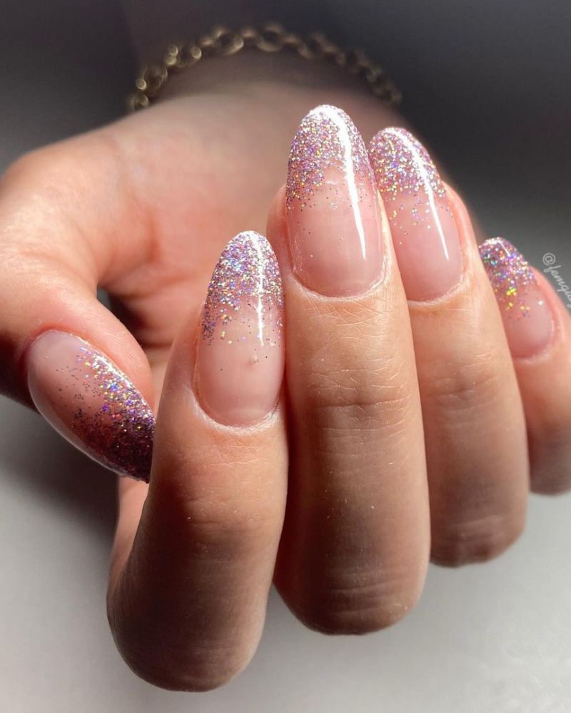 ongles roses scintillants
design d'ongles roses
ongles ombrés roses