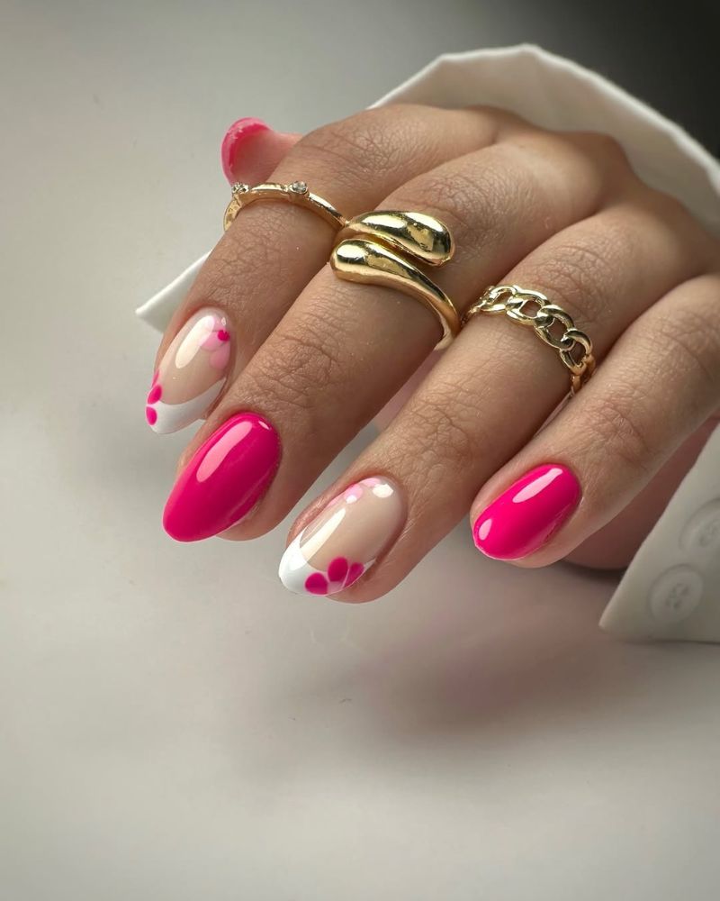 ongles roses avec un design, nail art floral rose