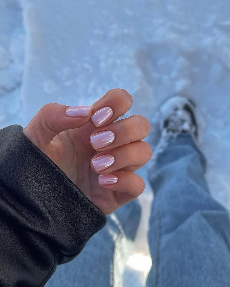 ongles courts, ongles chrome nude