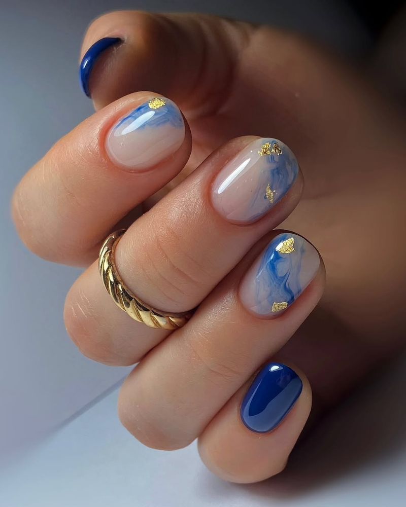 ongles courts bleus, ongles classe