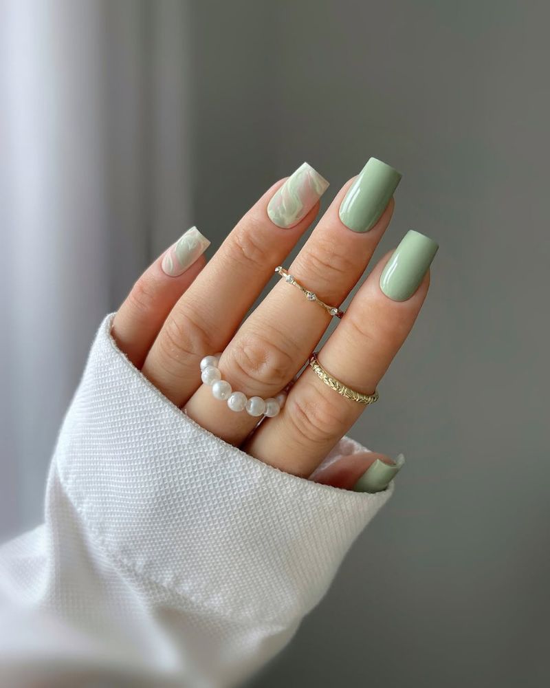 ongles carrés, verts clairs