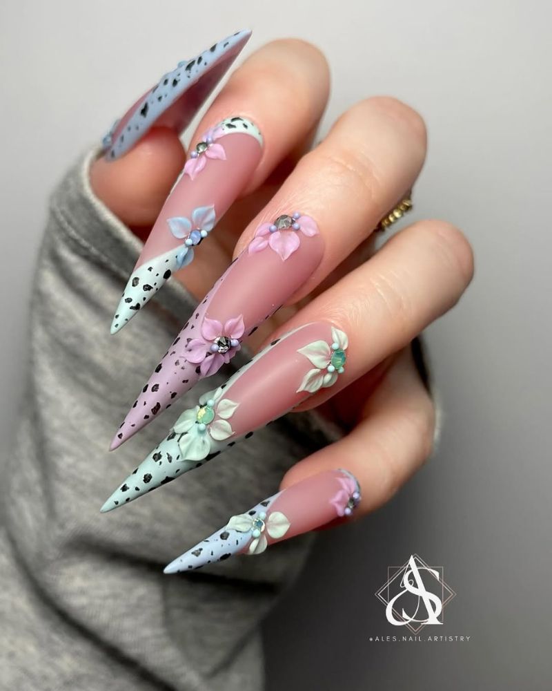 ongles stiletto longs, nail art œuf de Pâques