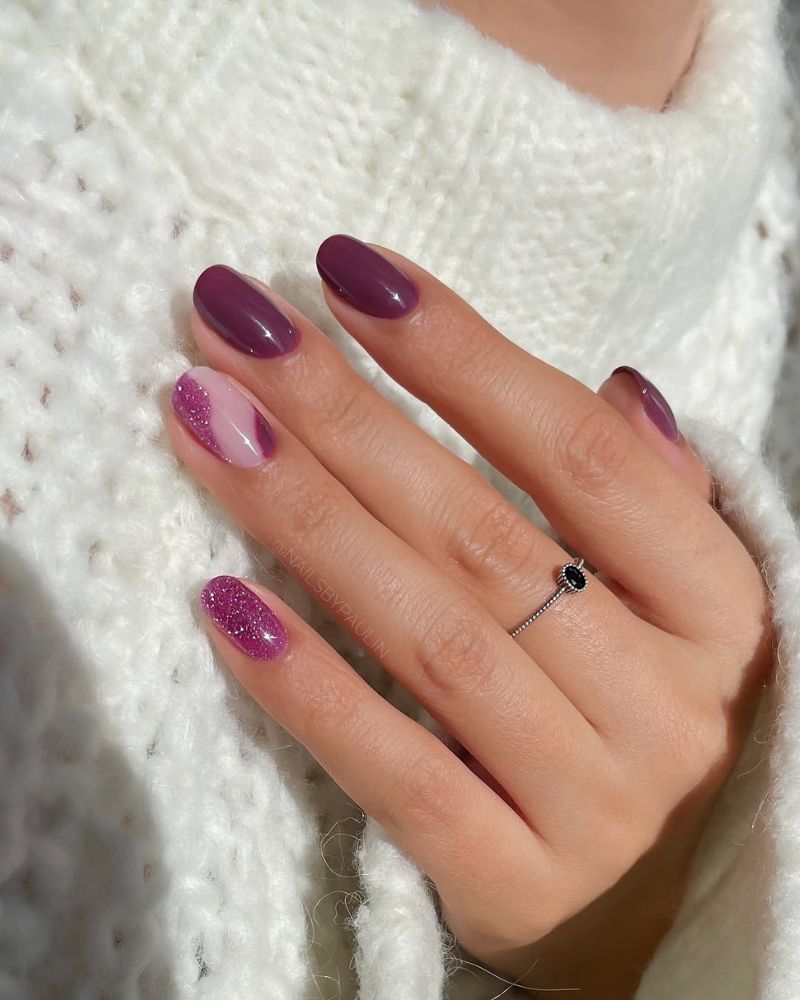 ongles violets élégants, ongles courts, ongles classe