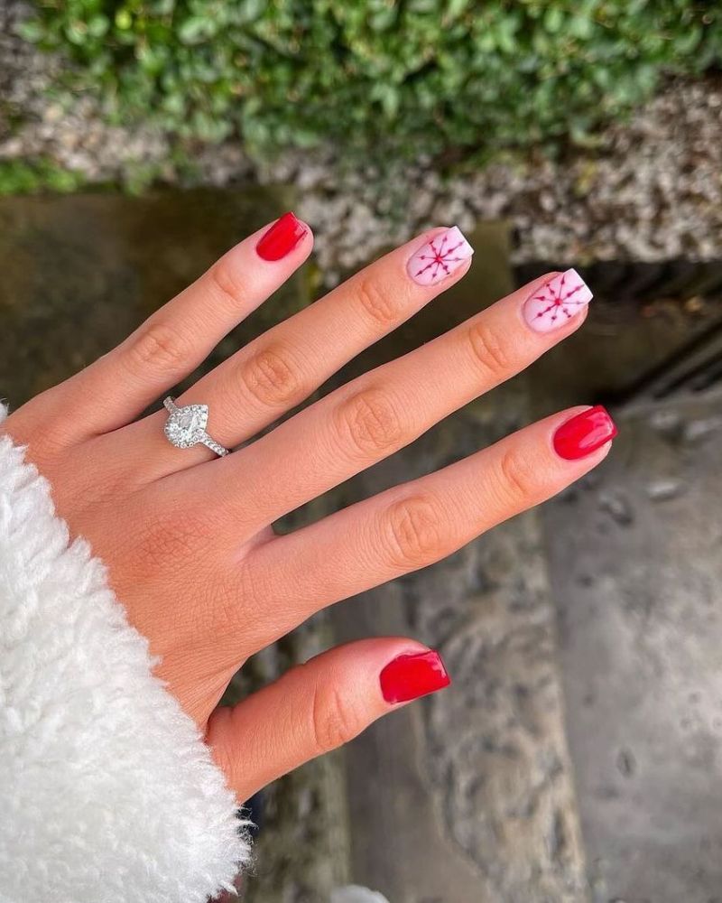ongles rouges de Noël, nail art flocon