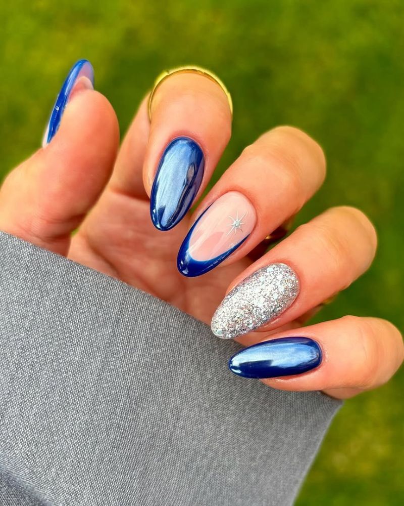 ongles bleu hivernal, bleu chrome