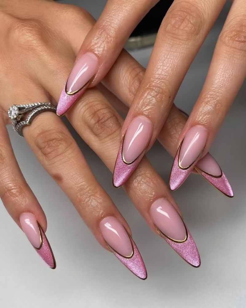 ongles longs stiletto, french manucure rose, designs ongles rose clair