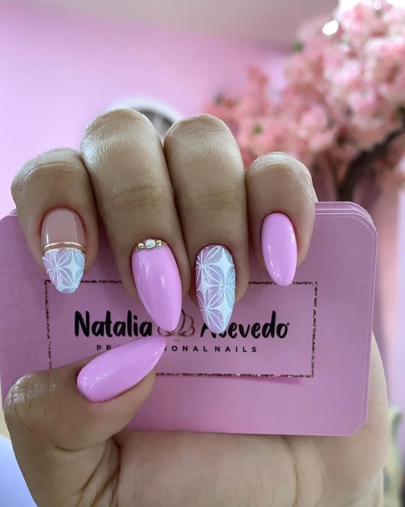 manucure violet clair, nail art violet