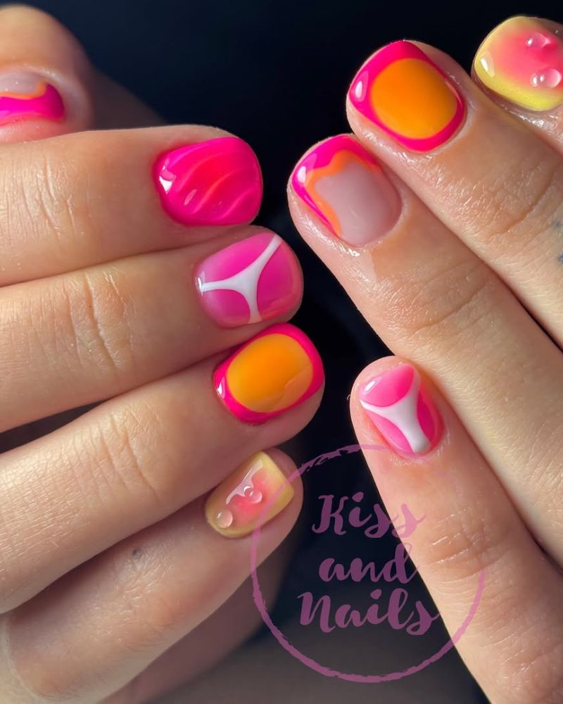 ongles roses et orange, ongles courts d'été