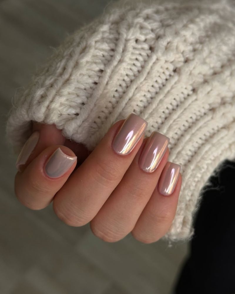 ongles d’automne simples et élégants avec chrome