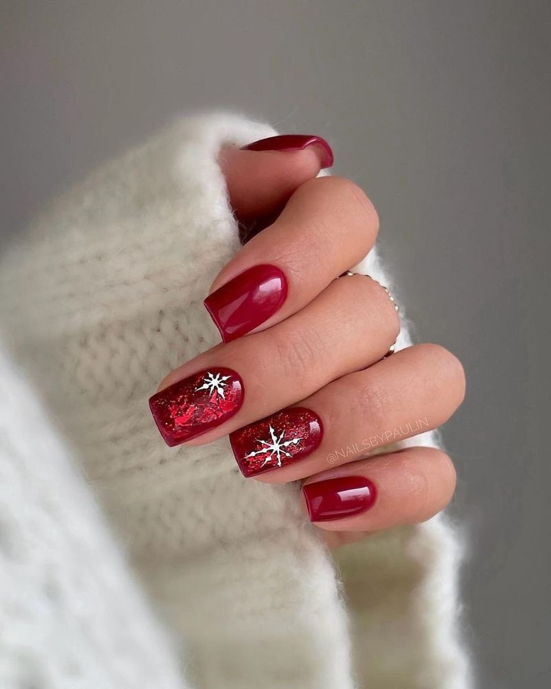 ongles rouges de Noël, ongles flocon