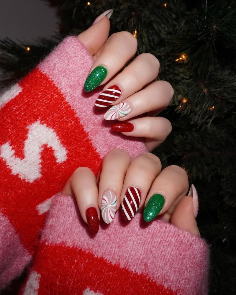 ongles rouges et verts festifs pour Noël