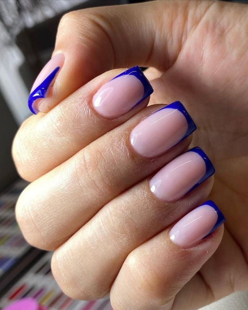 ongles french bleus, french manucure colorée
