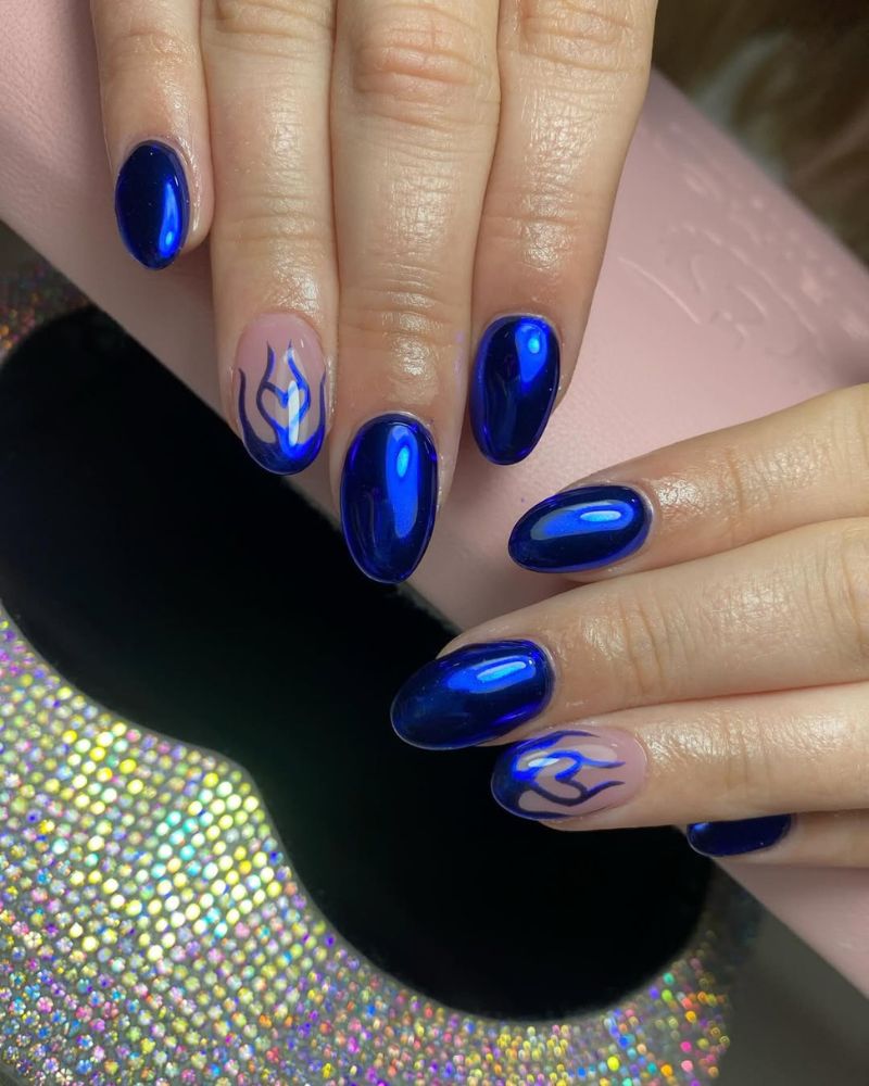 ongles bleus chrome, ongles courts