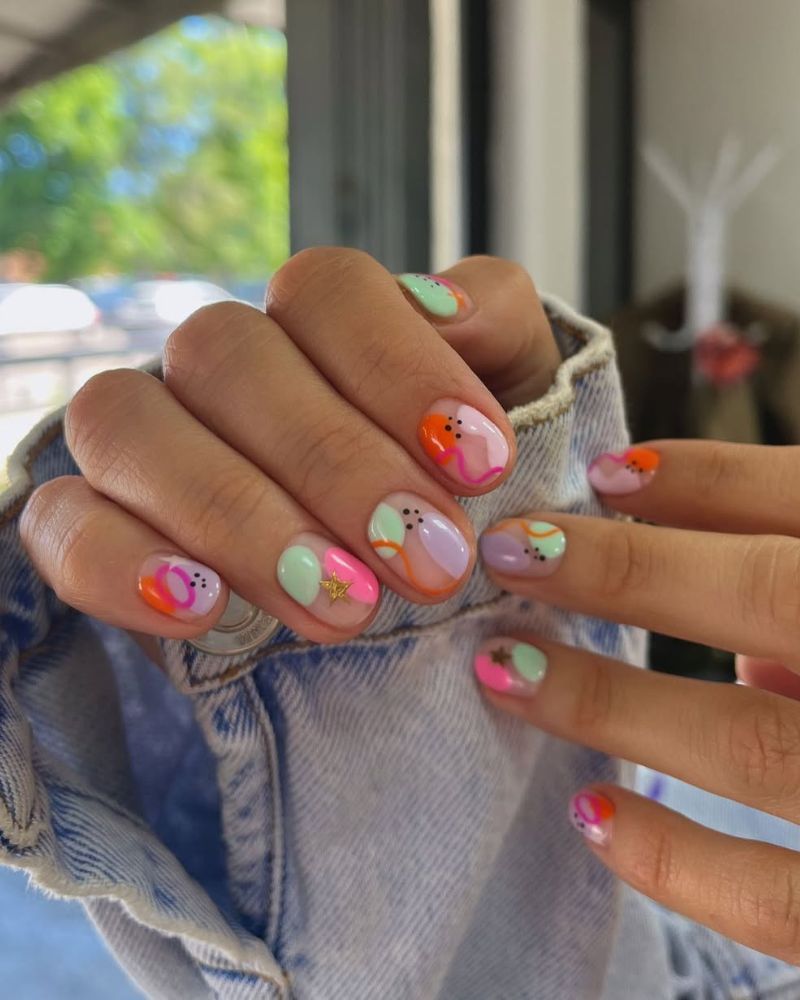 ongles courts d'été, nail art coloré