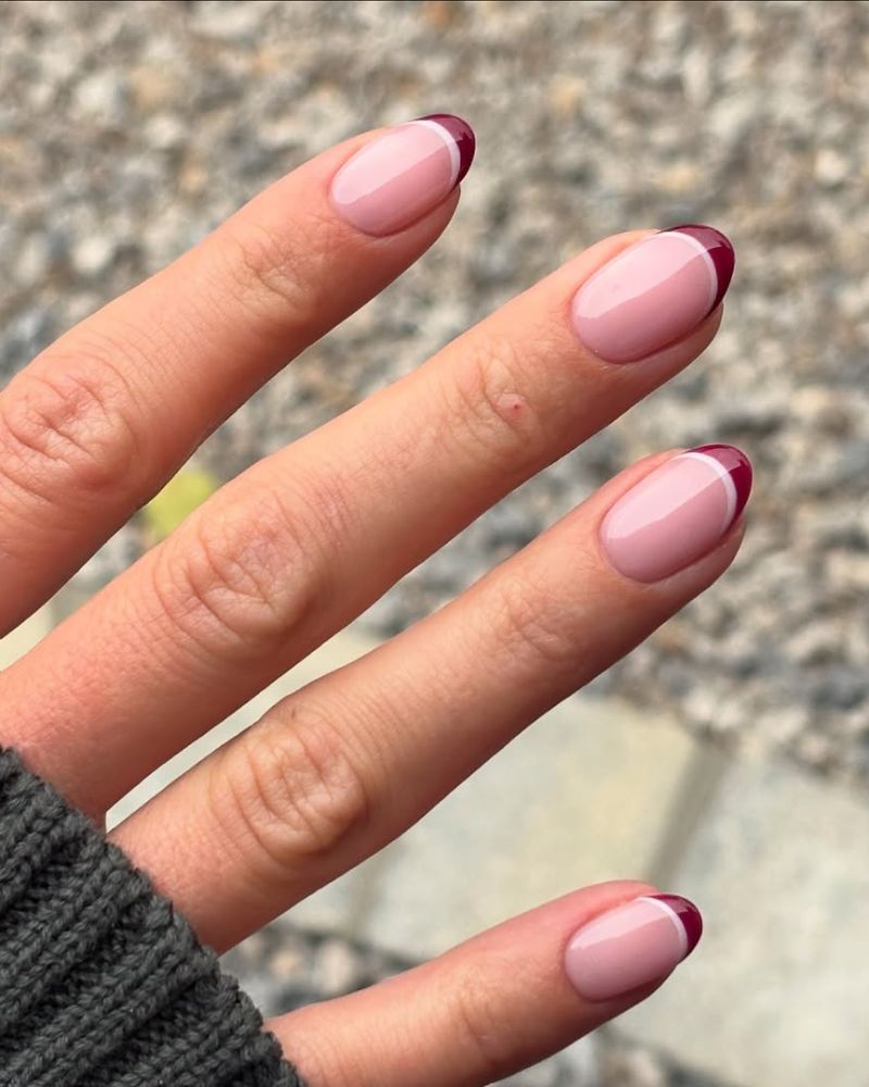 ongles French rouges sur base nude propre